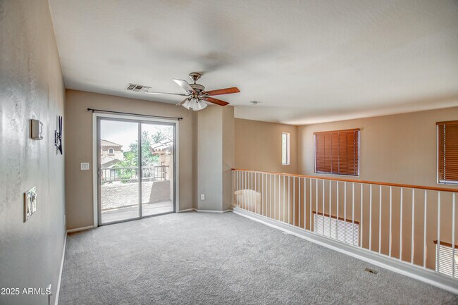 Building Photo - 40437 W Robbins Dr