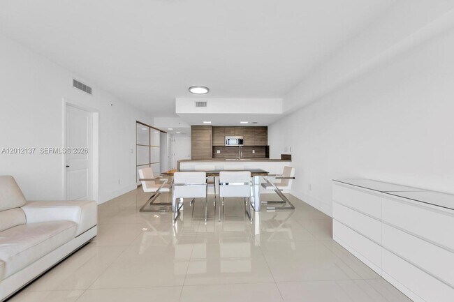 Building Photo - 400 Sunny Isles Blvd