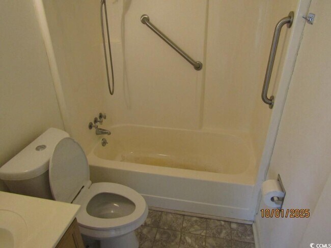 Building Photo - 938 Villa Dr