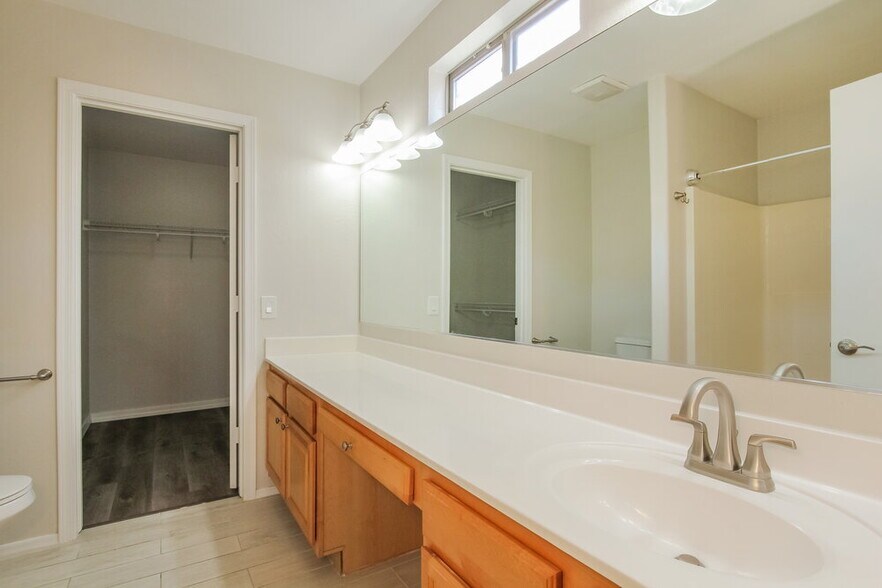 Building Photo - 6815 N 129th Dr