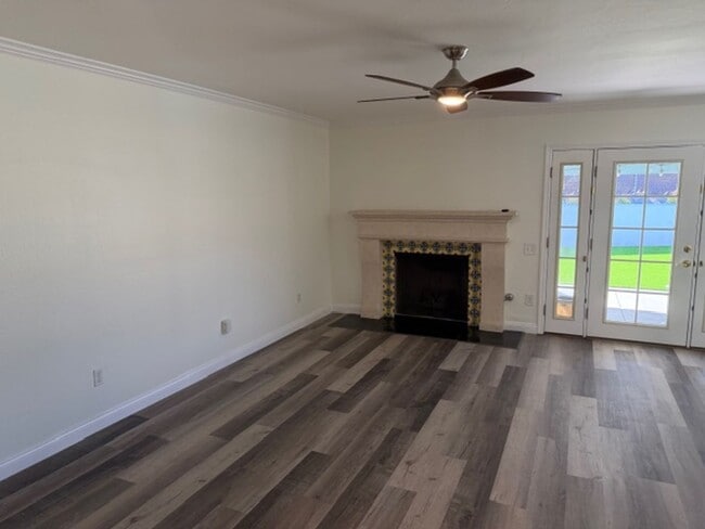 Building Photo - 3 bedroom/2 bath single family home for lease