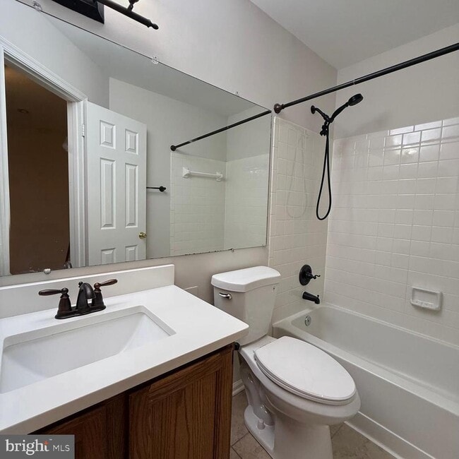 Building Photo - 8442 Springfield Oaks Dr