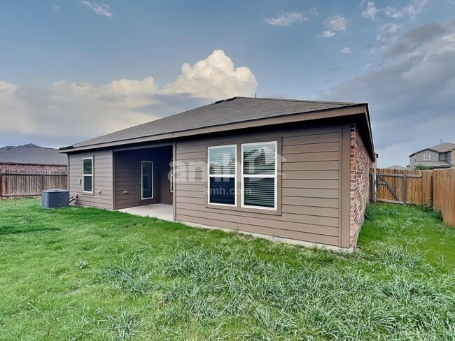 Building Photo - 1270 Treeta Trail