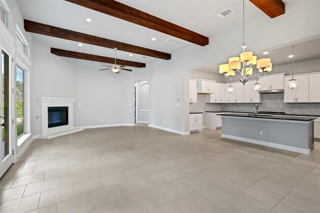 Building Photo - 113 Fair Oaks Dr