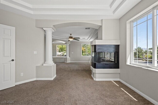 Building Photo - 8000 Silver King Dr