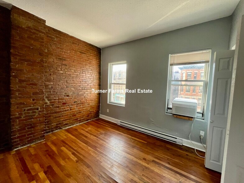 Building Photo - 880 Huntington Ave