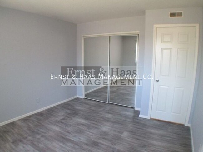 Building Photo - 1121 Obispo Ave