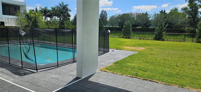 Building Photo - 16644 Botaniko Dr N