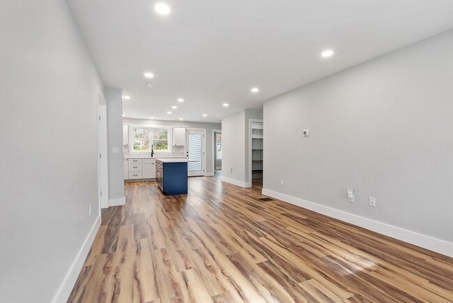 Building Photo - 18 Buttonwood Pl