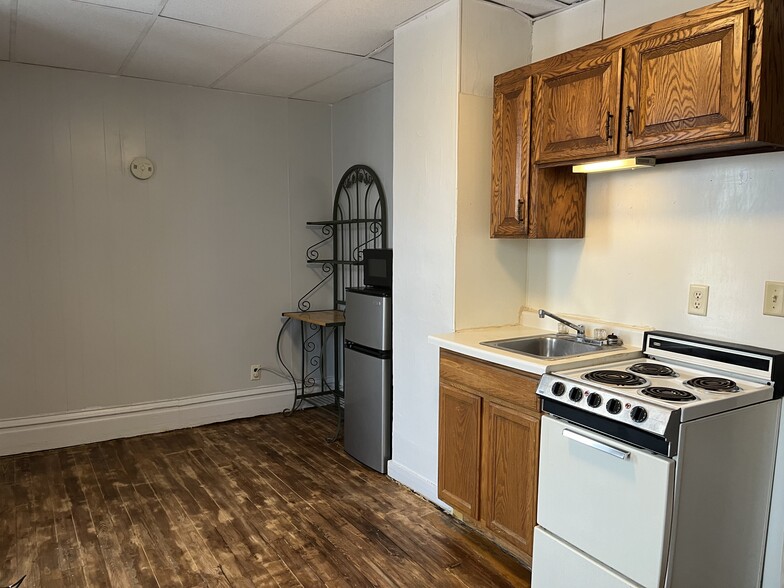 Building Photo - 823 Washington St