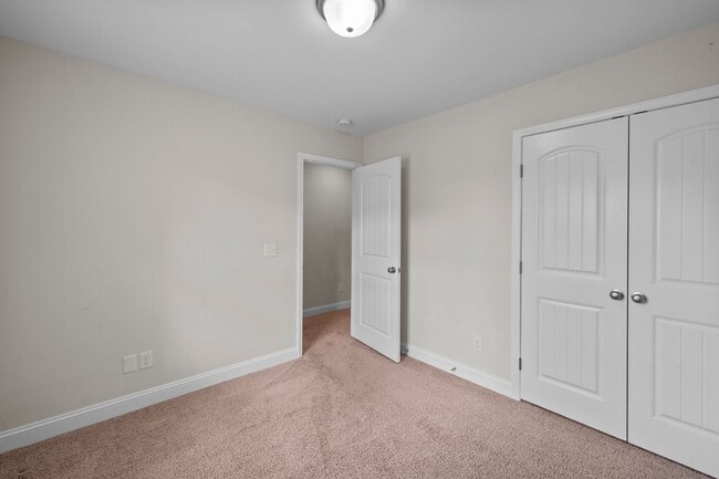 Building Photo - 147 Ainsdale Dr