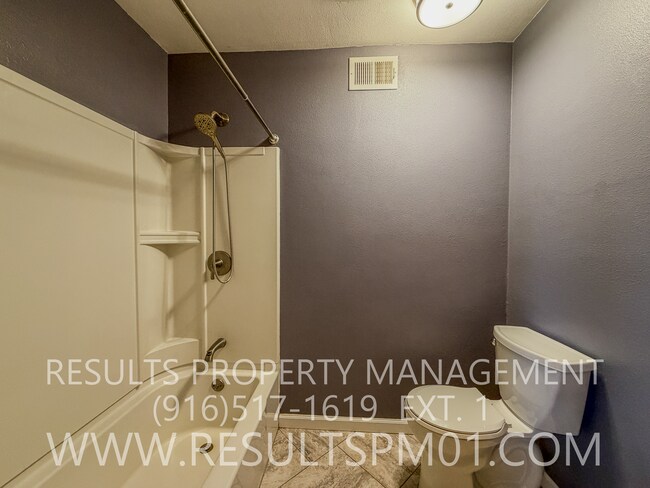 Building Photo - North Highlands 4 Bedroom Home