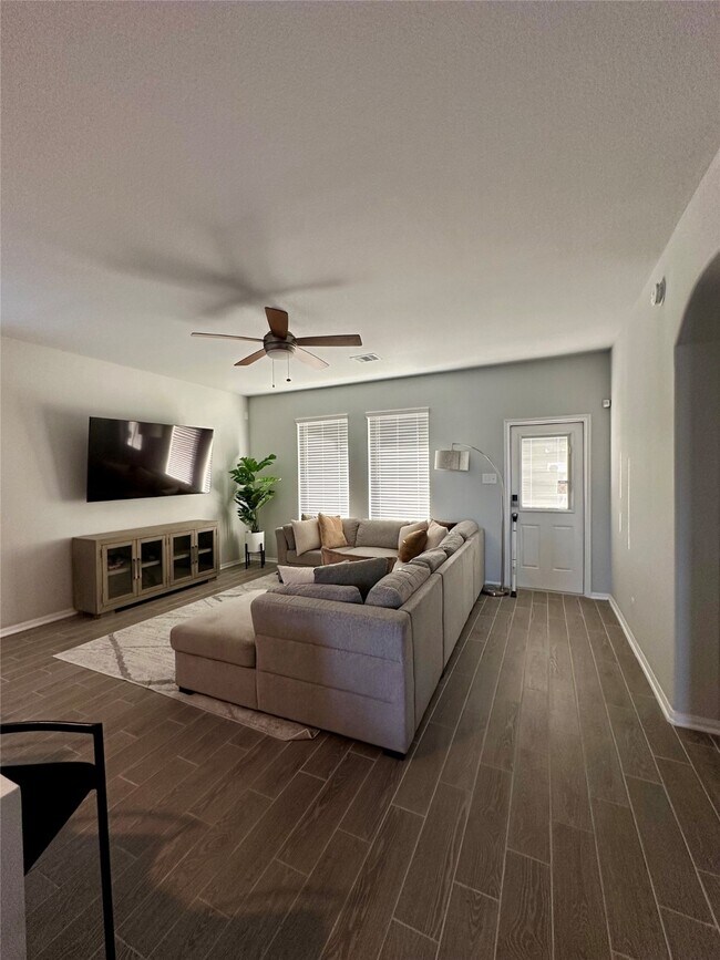 Building Photo - 15307 Davan Springs Dr