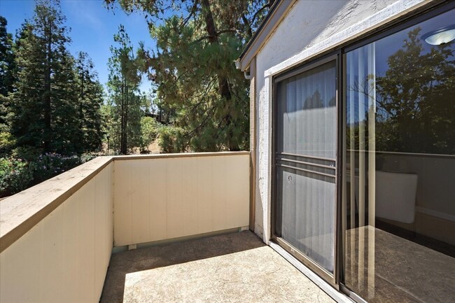 Building Photo - 250 Chilpancingo Pkwy