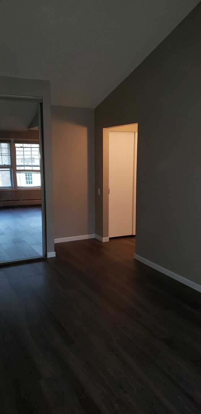 Building Photo - 924 Westbrooke Way