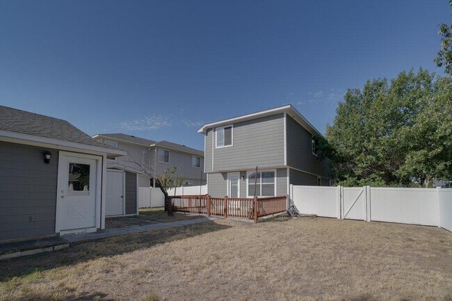 Building Photo - 1512 Davis Mountain Loop
