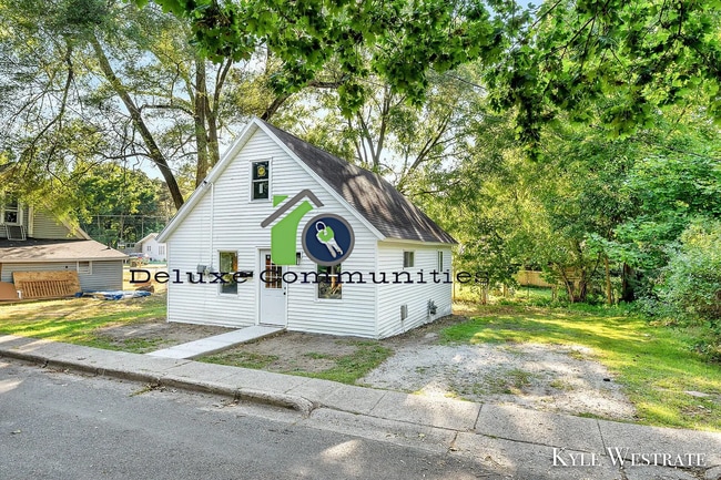 Building Photo - BEAUTIFUL 3 BEDROOM- Completely remodeled in Greenville!