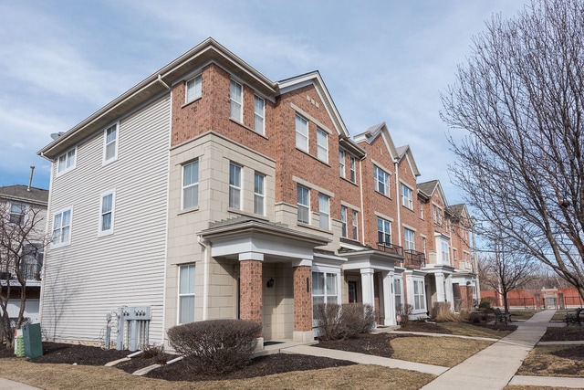 Building Photo - 4656 N Lamon Ave