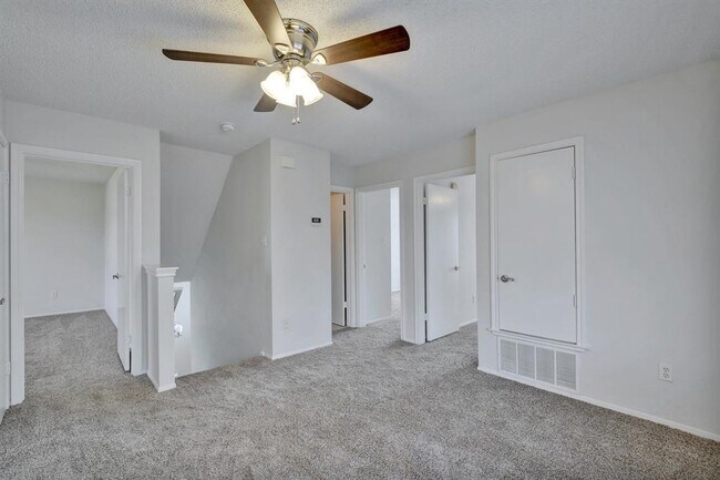 Building Photo - 1609 Lantern Light Dr