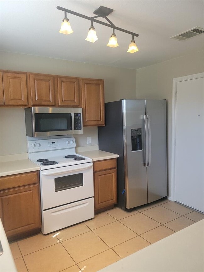 Building Photo - 703 Indian Meadow Dr