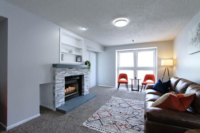 Building Photo - Large one bedroom with amazing vaulted ceilings and a balcony!  Check us out today!