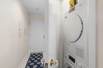 Building Photo - 66 Glades Rd