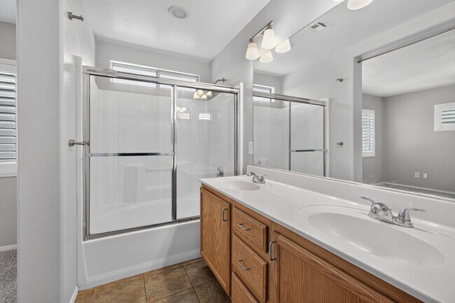 Building Photo - 6777 Wormwood Ln