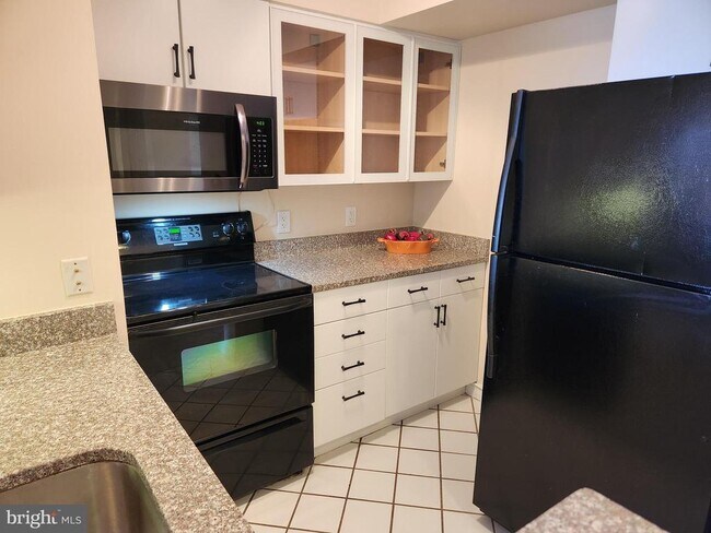 Building Photo - 5809 Nicholson Ln