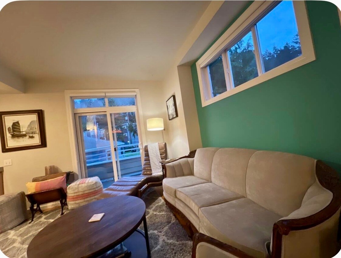 Building Photo - 4135 Chilberg Ave SW