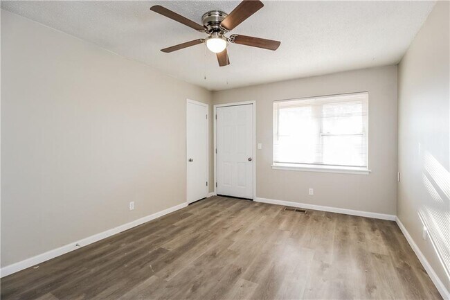 Building Photo - 1813 Ronald St