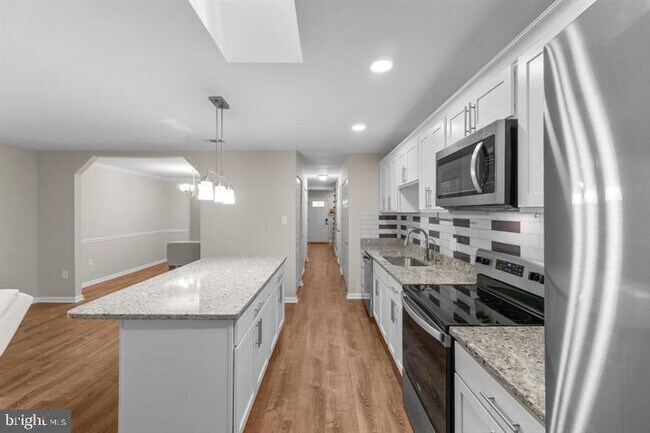 Building Photo - 3715 Mainsail Cove