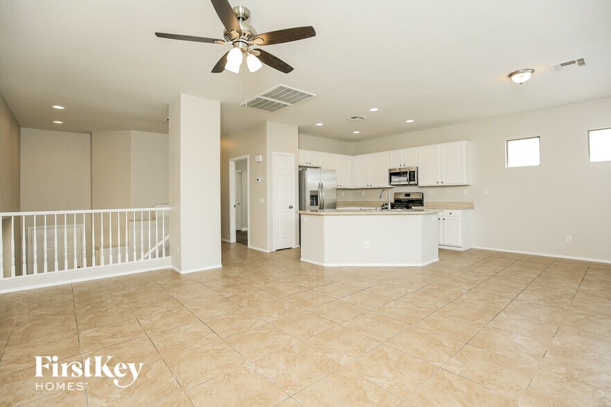 Building Photo - 7637 Montefrio Ave