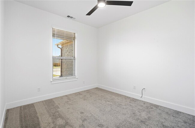 Building Photo - 87 N Banner Ave