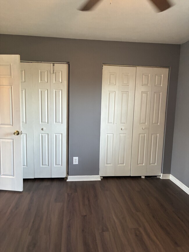 Building Photo - 1105 Lobo Dr