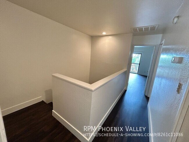 Building Photo - 1702 E Ocotillo Rd