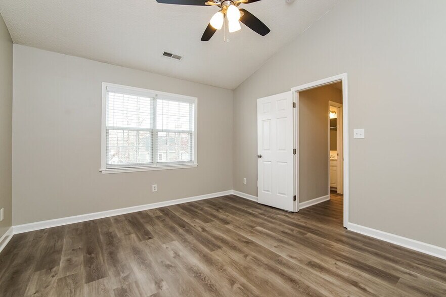 Building Photo - 6820 Coventry Ridge Rd