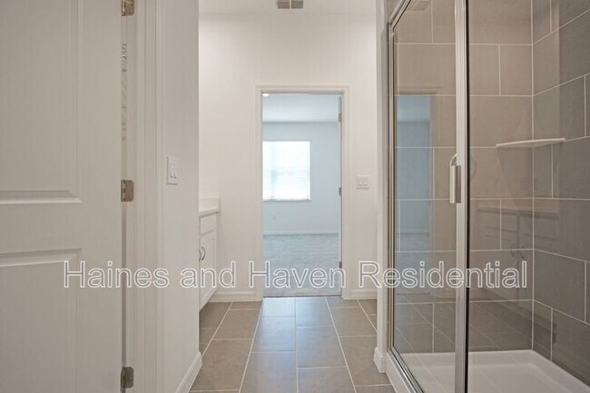 Building Photo - 1315 Normandy Dr