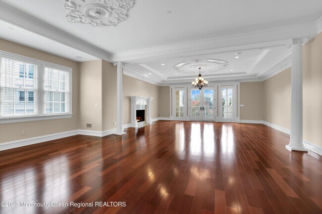 Building Photo - 1132 Oval Rd