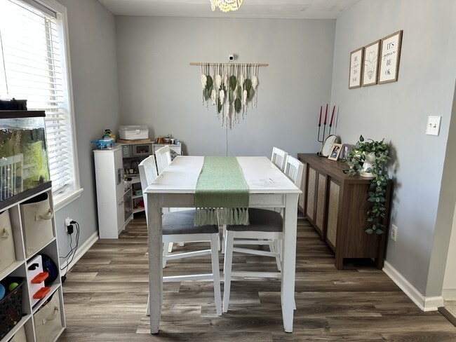 Building Photo - 213 Mahogany Dr