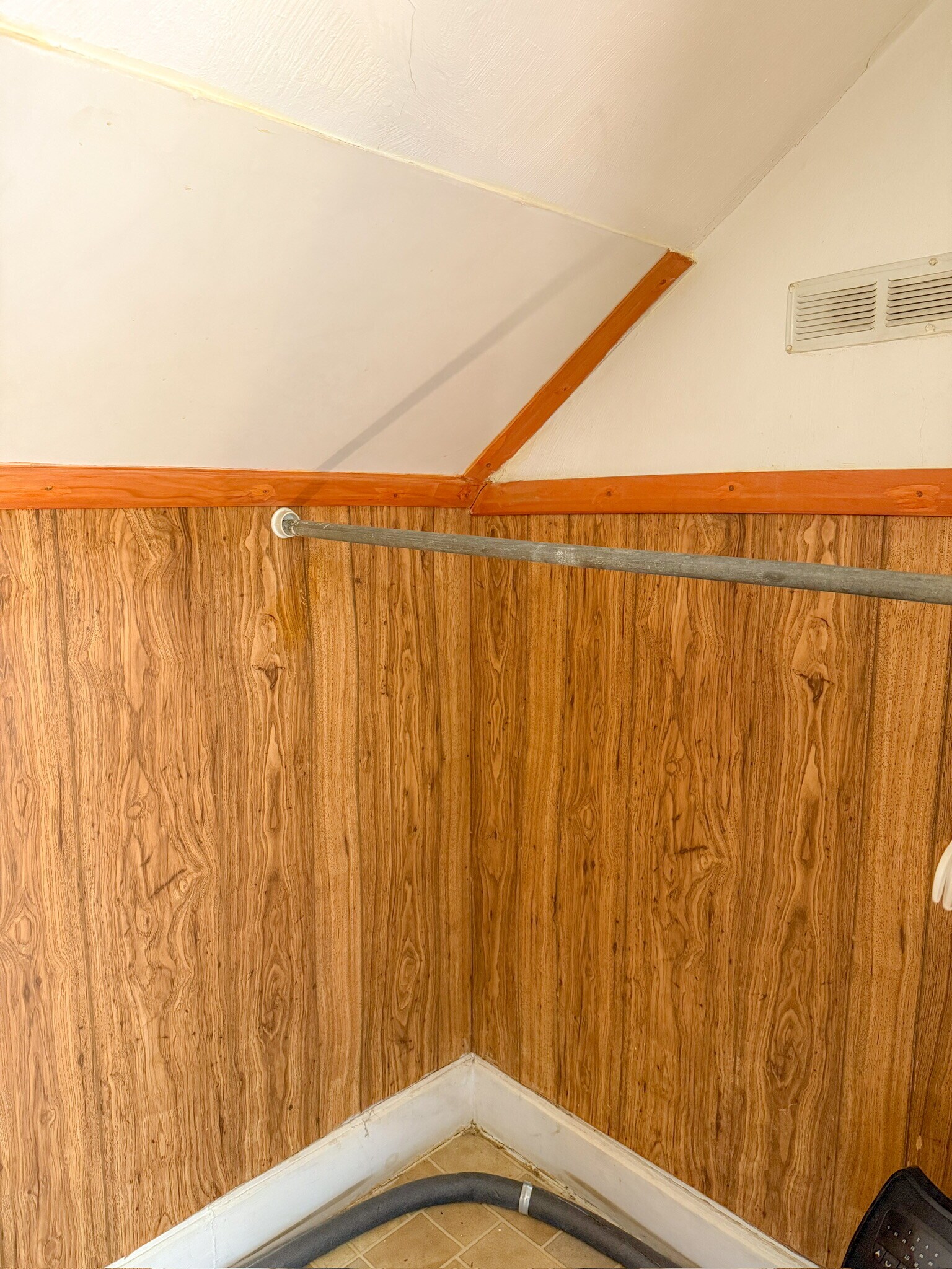 Walk in Closet Angle 2 - 62 Fourth St