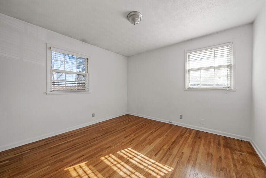 Building Photo - 4807 Jeffery Dr