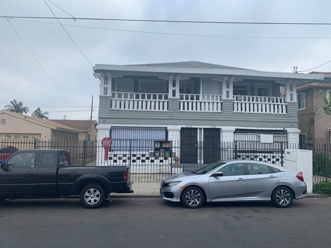 Building Photo - 137 E 31st St