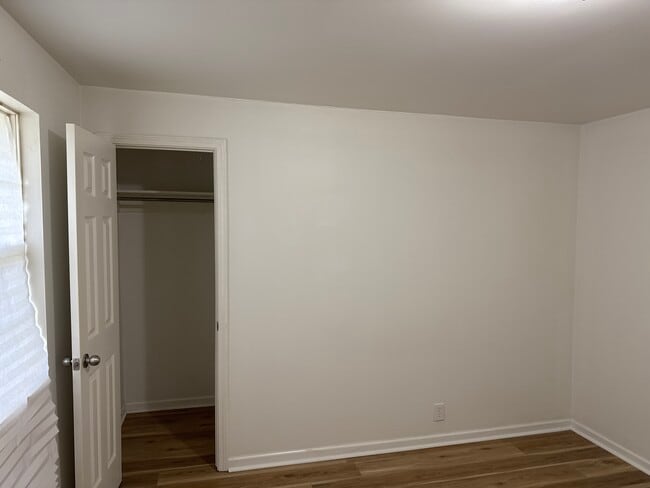 Building Photo - 1115 Winfield Ave