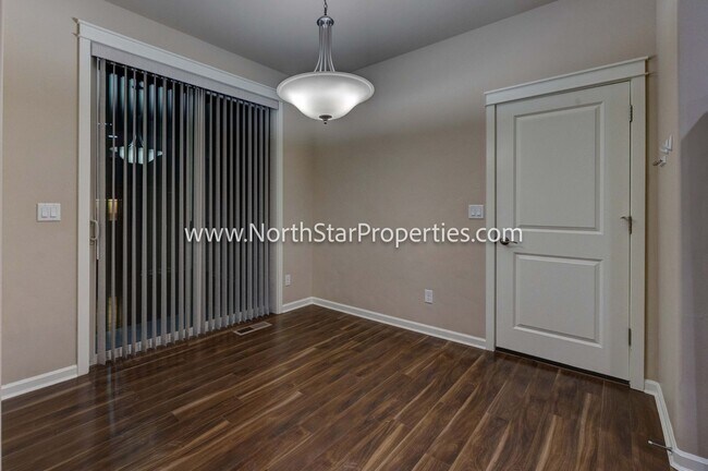 Building Photo - 20916 NE High Desert Ln