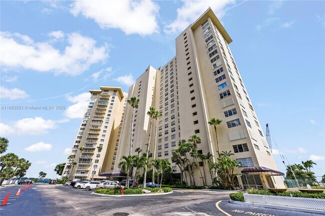 Building Photo - 11111 Biscayne Blvd