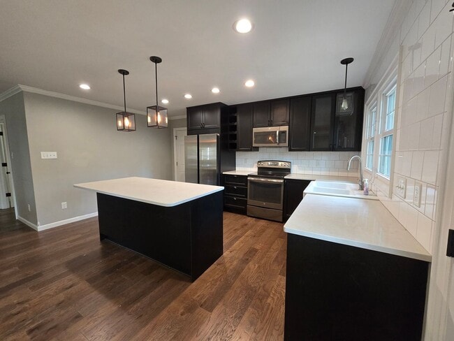 Building Photo - 3456 Regiment Dr