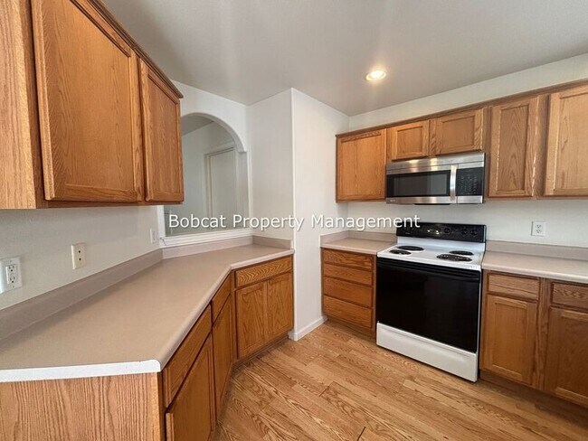 Building Photo - 217 Meadowood Ct