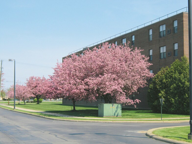 Bethel Estates 62 + 4647 Southwestern Blvd Hamburg NY 14075