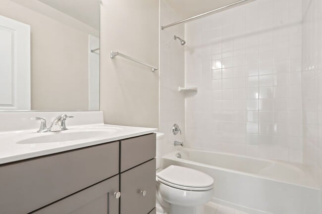 Building Photo - 625 Lipizzan Dr SW