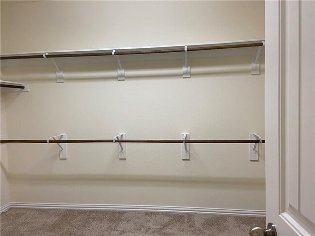 Building Photo - 21320 Hines Ln